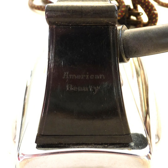 Vintage electric American Beauty iron red lucite - Picture 4 of 8